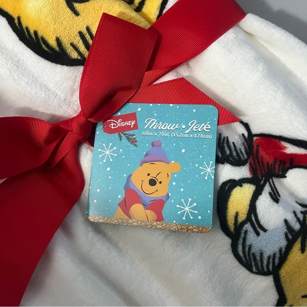 Disney Winnie the Pooh Santa Hat Holiday Christmas Throw Blanket 50 x 70 NWT